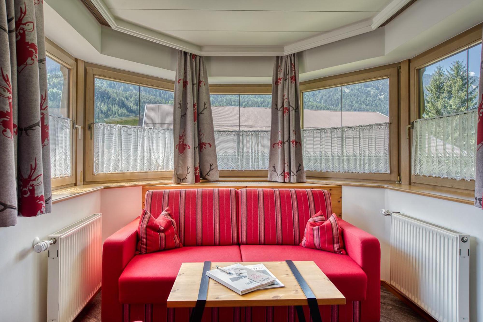 Large Double Room,1666028847:JPEG